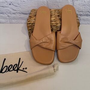 NIB Beek Whipbird Beach Leather Women's Sandals Sz 8